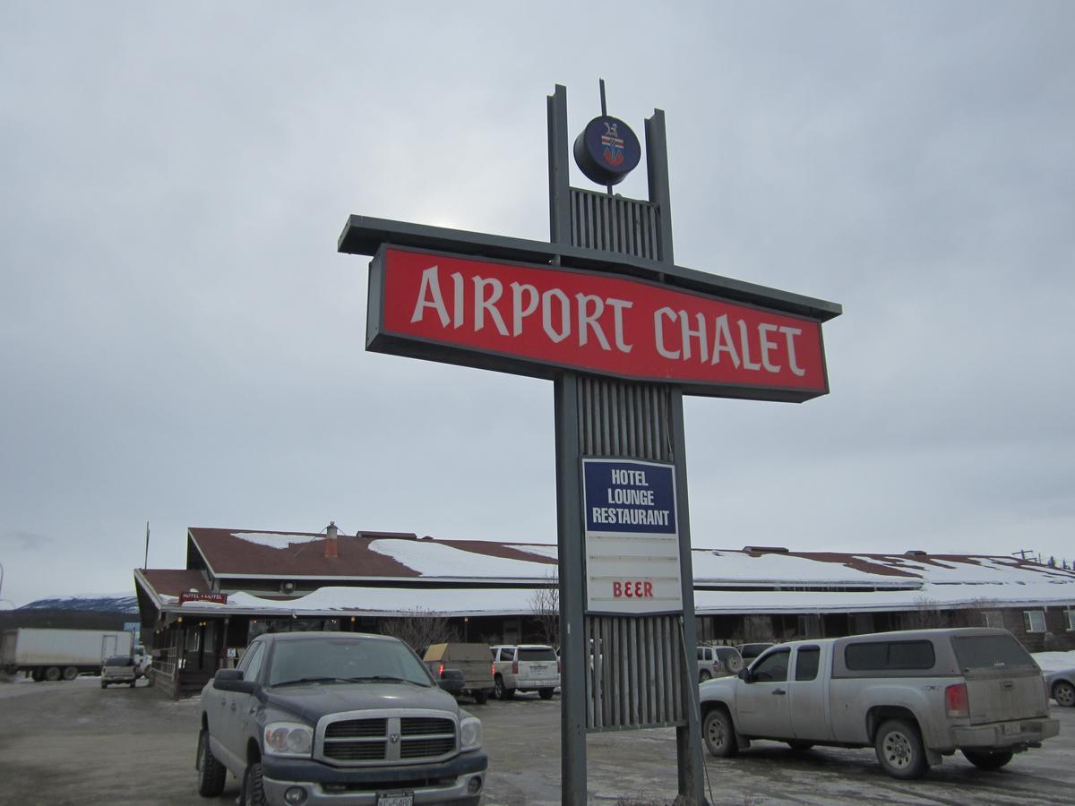 Airport Chalet Hotel Whitehorse Exterior photo